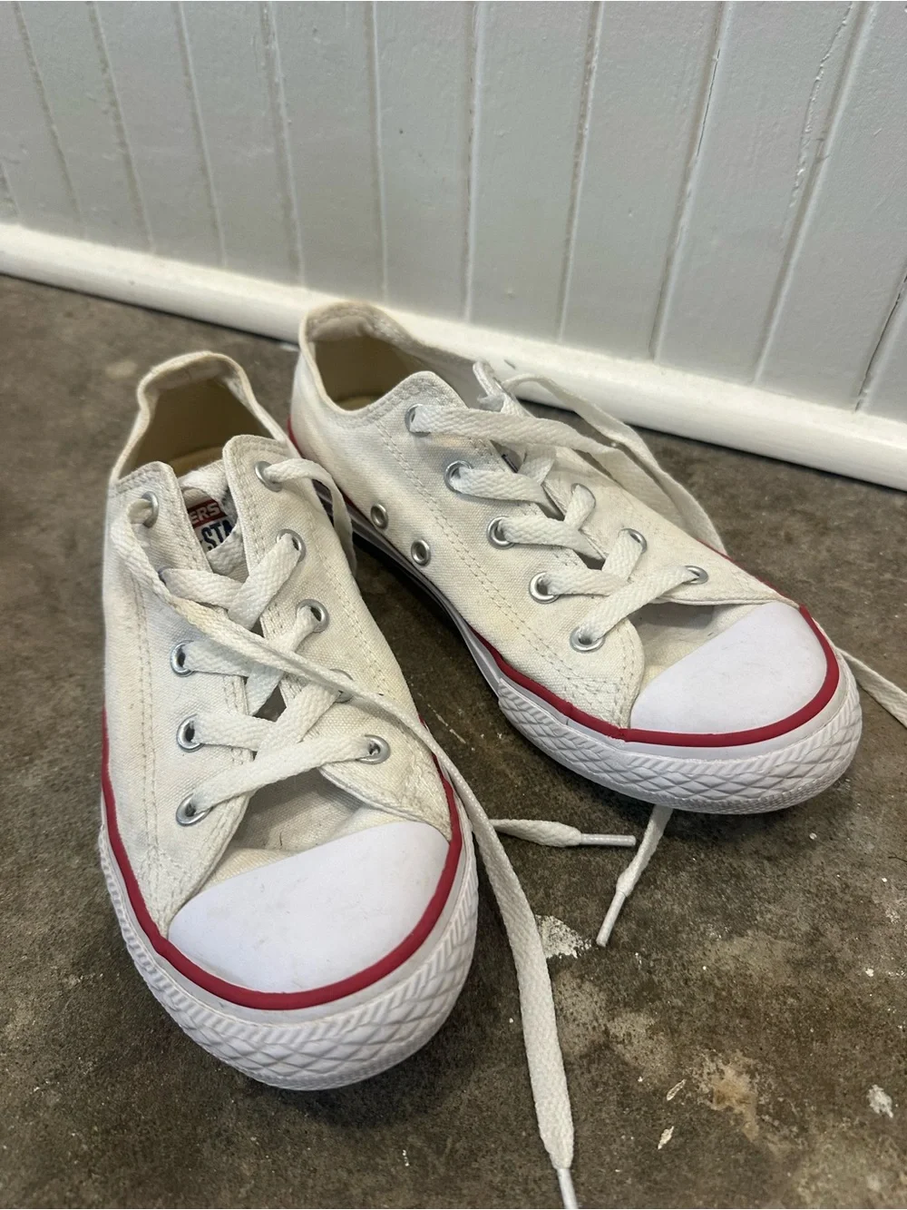 Youth low cut converse